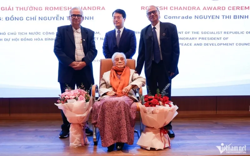 Lễ trao Giải thưởng Hòa bình Romesh Chandra cho bà Nguyễn Thị Bình