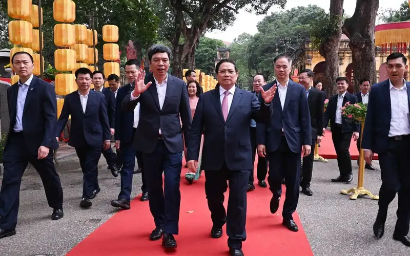 Cùng Cán Bộ Bảo Tồn Di Sản