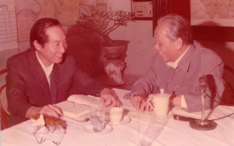 Nguyên Phó Chủ tịch Hội đồng Bộ trưởng Đoàn Duy Thành và Nguyên Tổng Bí thư Lê Duẩn