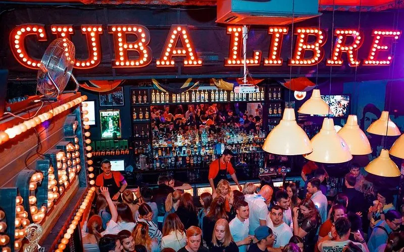 Truyền tải giá trị văn hóa