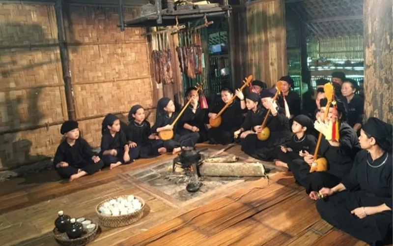 Tuyên Truyền và Bảo Tồn Di Sản Văn Hóa