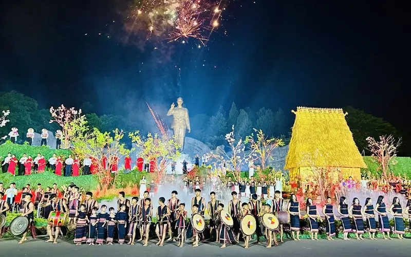 Chào Mừng Những Ngày Lễ Lịch Sử