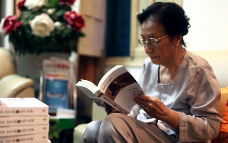 Cuốn hồi ký Nguyễn Thị Bình được xuất bản lần đầu vào năm 2012