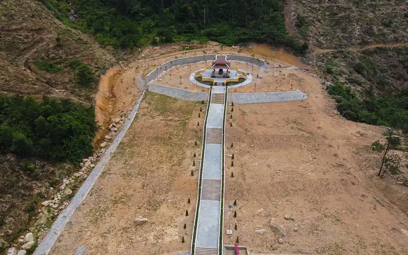 Nhà tưởng niệm liệt sĩ tại tiểu khu 67, nơi 13 chiến sĩ hy sinh khi cứu hộ ở thủy điện Rào Trăng 3