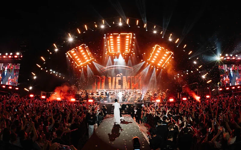 Hành trình hoài niệm và tự hào