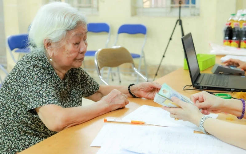 Lương Hưu Tăng Vọt: Thành Tựu và Hệ Lụy