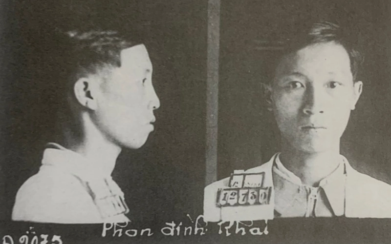 Ảnh chụp lúc đồng chí Lê Đức Thọ bị bắt lần thứ hai (tháng 9/1939) tại Sở Mật thám Nam Định