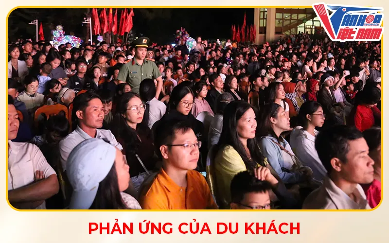 Phản Ứng Của Du Khách