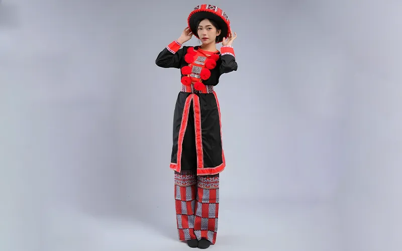 Trang phục dân tộc Dao Đỏ nữ