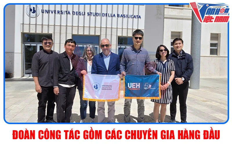 Đoàn Công Tác Gồm Các Chuyên Gia Hàng Đầu