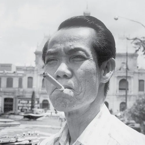 Tiểu sử Phạm Xuân Ẩn
