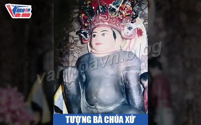 Tượng Bà Chúa Xứ