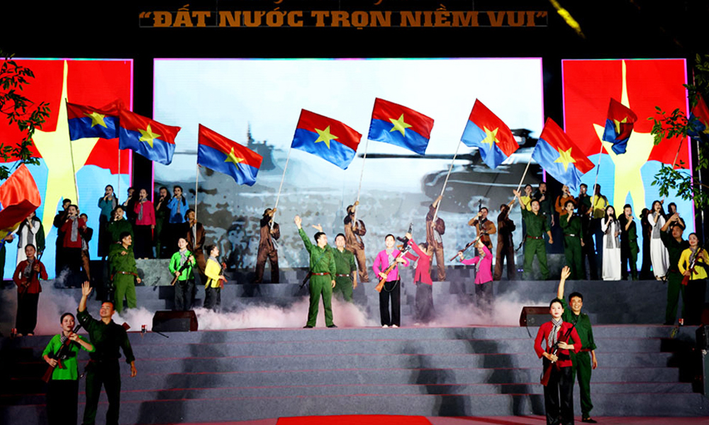 Tưởng Niệm Bác Hồ Qua Chương Trình Nghệ Thuật “Bác Hồ - Hai Tiếng Thiêng Liêng”