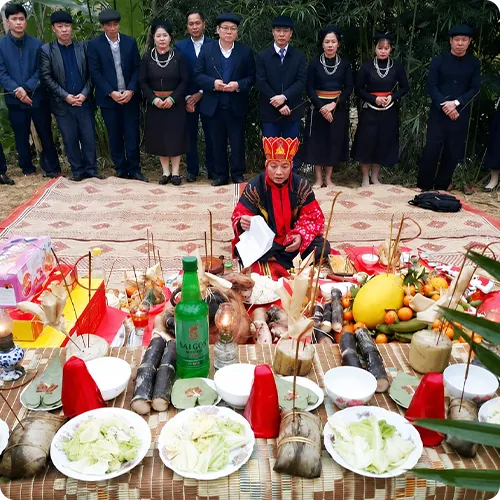 Lễ cúng cầu mùa đầu năm của người Tày
